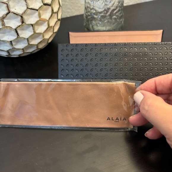 Alaia Women’s Cat Eye Sunglasses - Picture 10 of 11